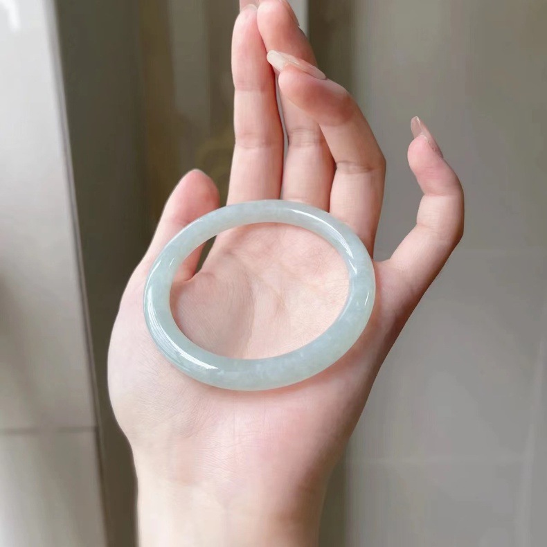 Vòng tay ngọc bích Miến Điện chính hãng phong cách quốc gia, dáng tròn mảnh leng keng chi tiết 2