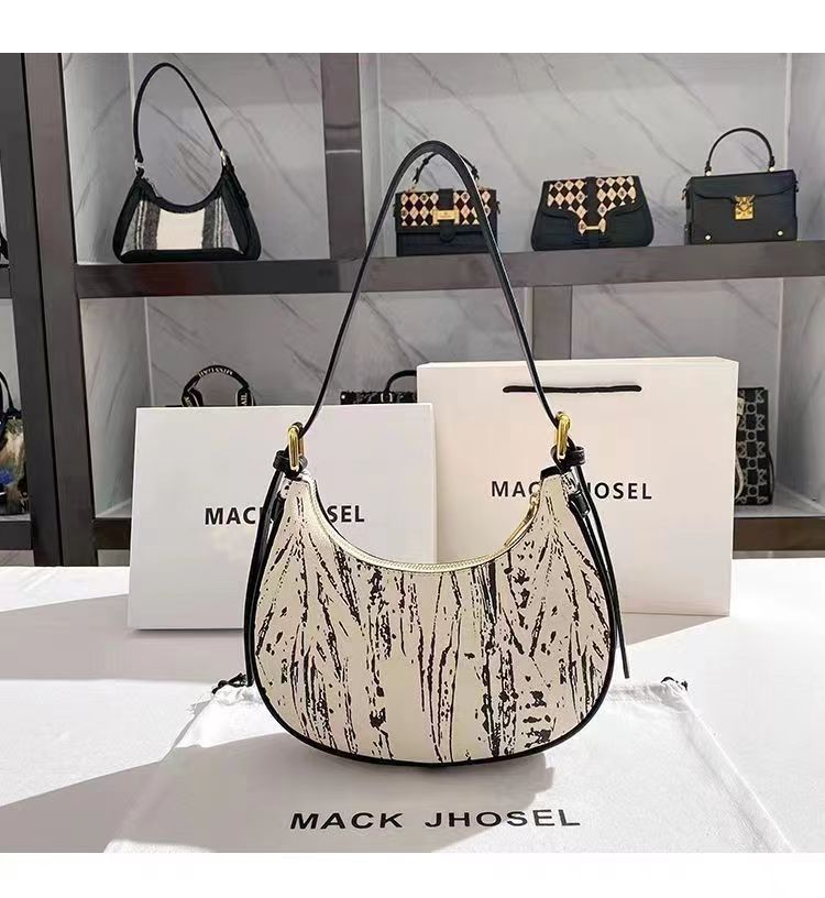 Women's Gender Basic Style Shell Shape Medium Size Women's Medium All Seasons Pu Leather Printing Basic Shell Zipper Shoulder Bag Underarm Bag