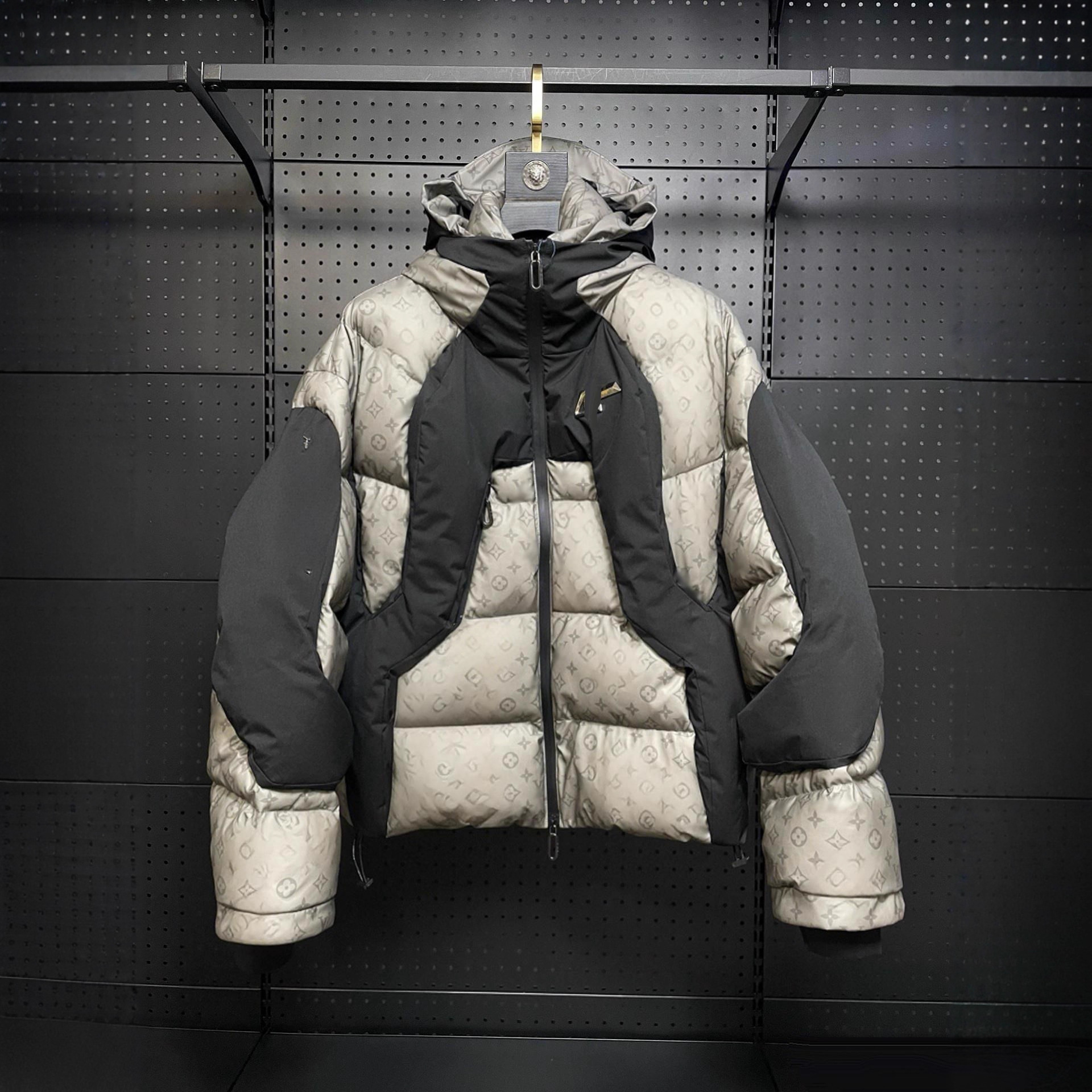 1V Correct Version 25Fw High Version Men's and Women's Couple's Black Technology Warm Color Changing Presbyopic Full-Print down Jacket