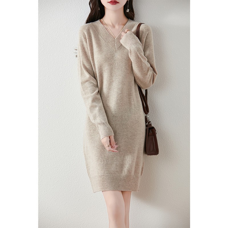 秋冬新款淑女风V领针织连衣裙女中长款长袖毛衣宽松保暖打底长裙