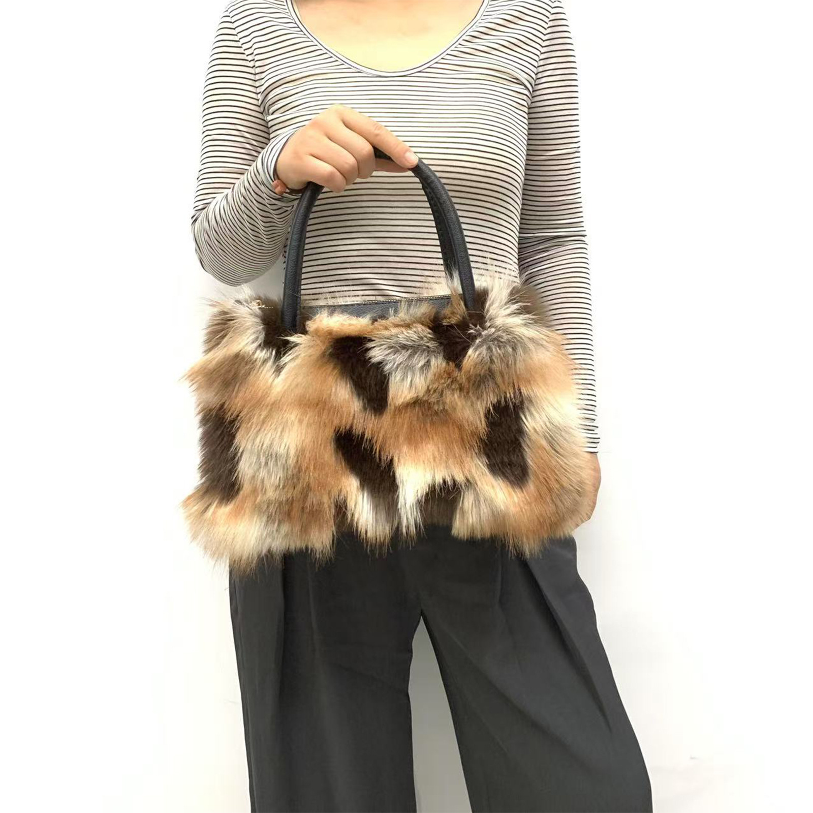 Autumn and winter vintage leopard print faux fur handbag for women, color-blocking plush furry tote bag, European and American style plush women's bag