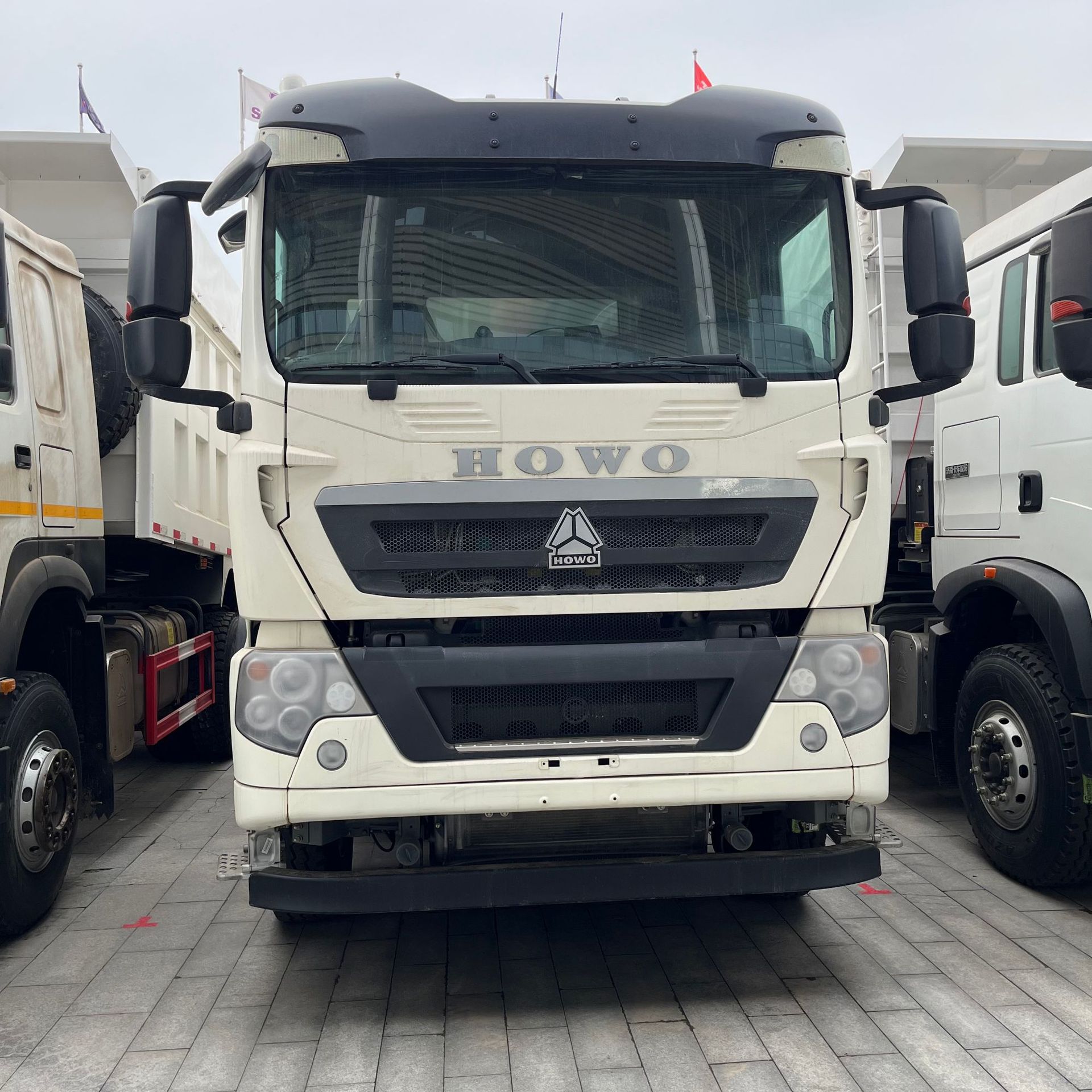 Cross-Border Export of Construction Dump Trucks, Delong Shaanqi 371 Horsepower Used Front-Four-Wheel-Drive Rear-Eight-Wheel-Drive Dump Truck