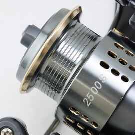 1个 颜色：图片色 材质：铝合金 微物纺车轮 路亚轮 全金属鱼线轮