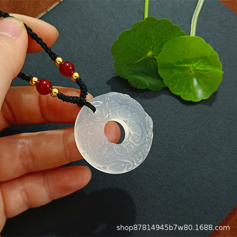 화이트 칼세도니 더블 Pixiu 안전 버클(붉은 마노 구슬 밧줄 포함)