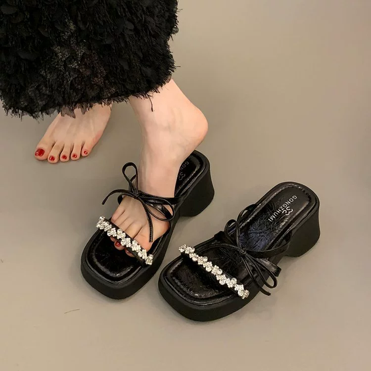 Летние сабо/slippers с ремешком и бантом, подходят к юбке