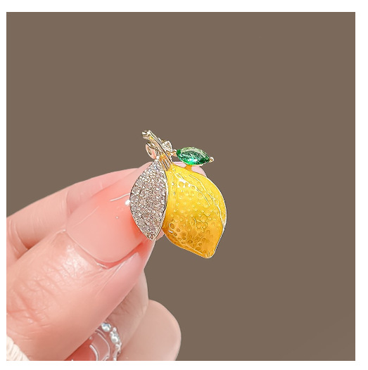 Yellow Lemon Brooch Women's Cute Japanese Fruit Pin Buckle Summer Anti-glare Fixed Clothes Collar Accessories