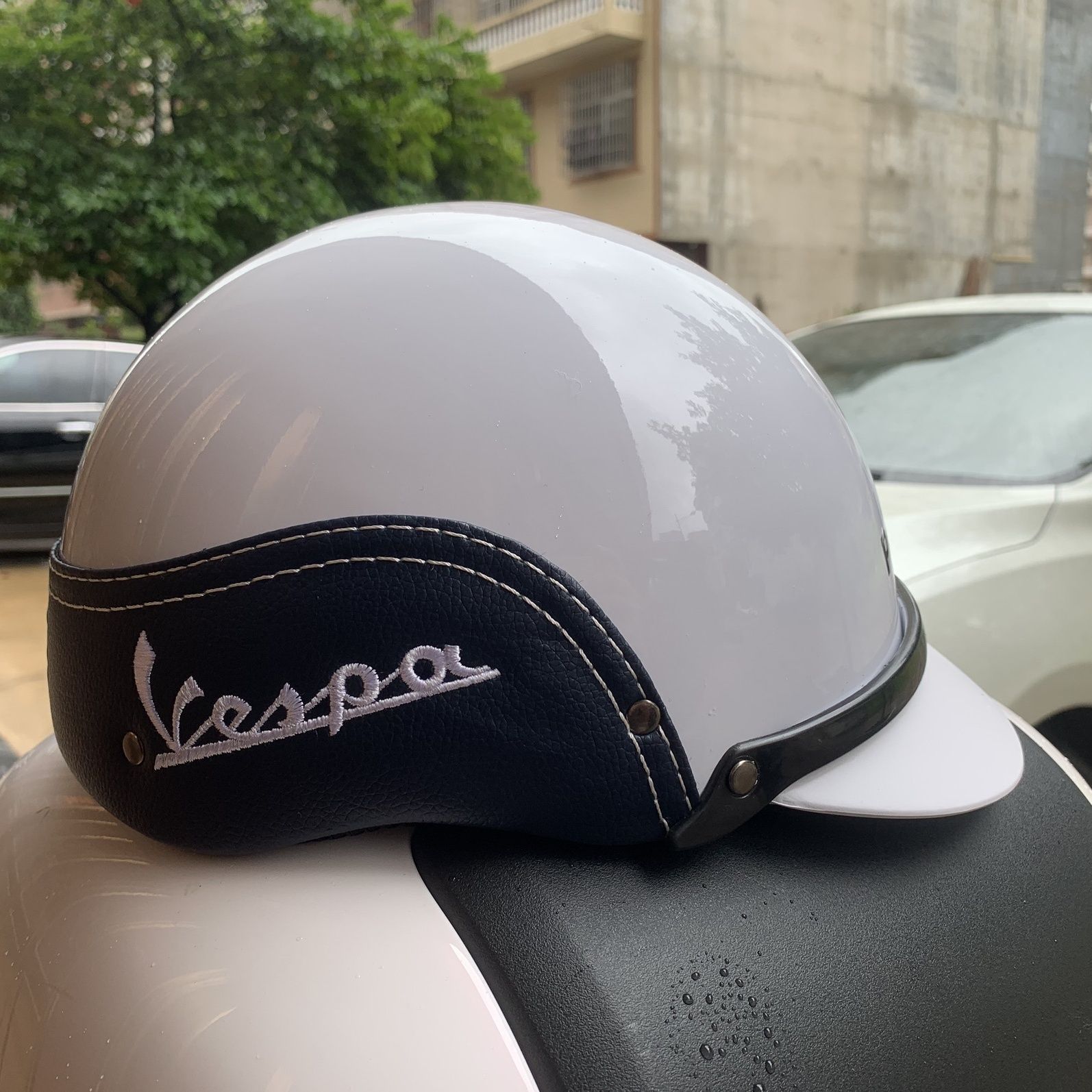 Piaggio – Vespa Piaggio Helmet Auto Parts and Accessories - white-side-black
