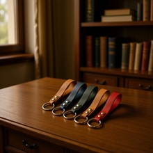 厂家直供跨境真皮钥匙扣包包挂件定制可爱男女皮质腰挂汽车钥匙扣