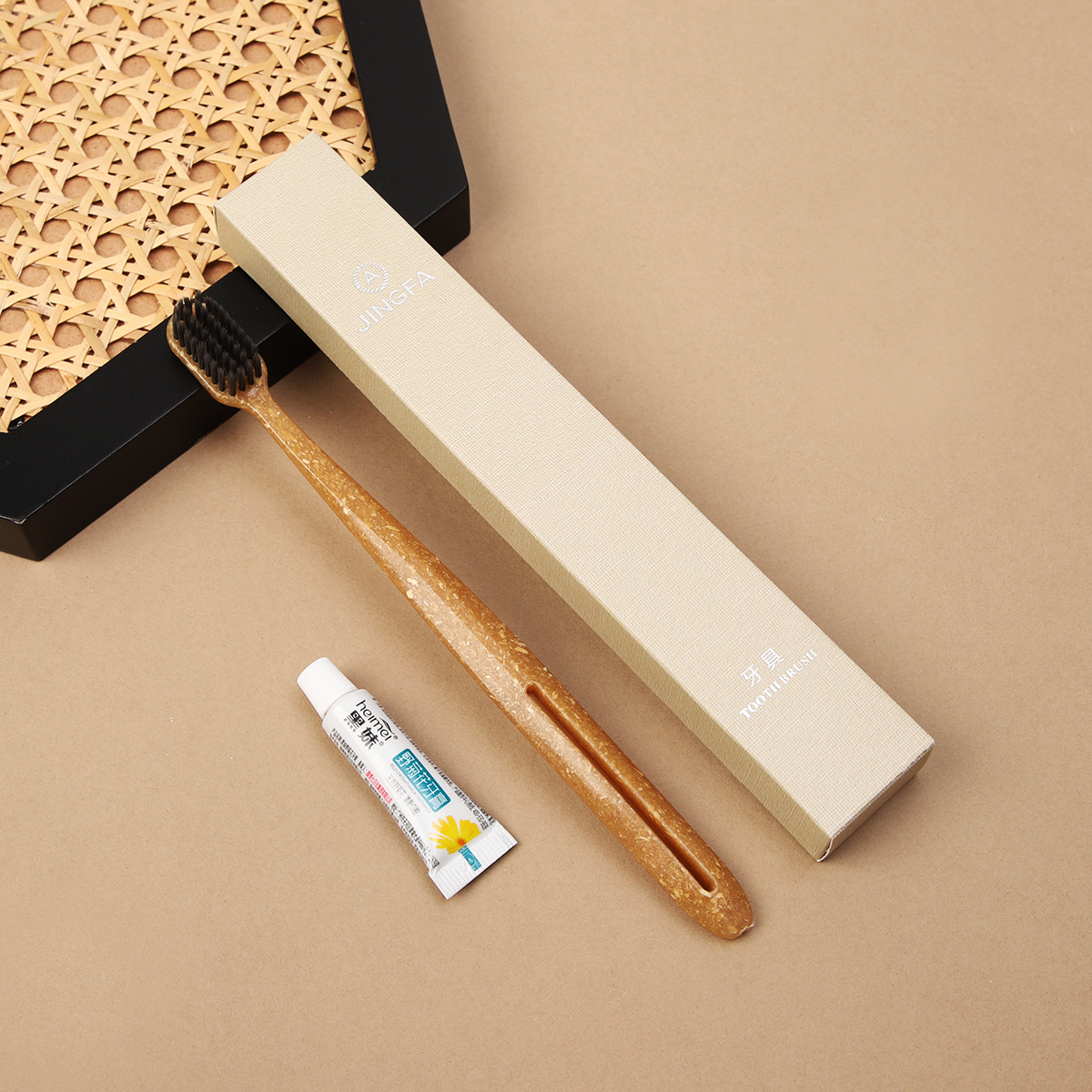 Hotel desechable cepillo de dientes de dientes de cabello suave conjunto de artículos de higiene beige caja de tarjetas estrella residencial hotel al por mayor