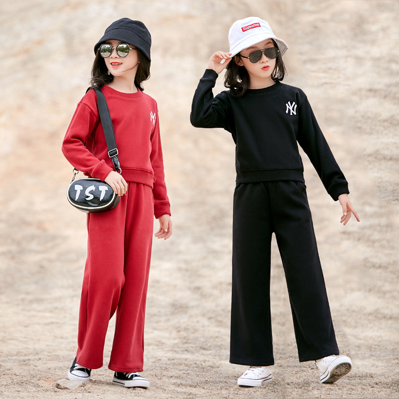 Traje de niñas 2024 primavera nuevo estilo occidental para niños medianos y grandes ropa para niños Pantalones anchos para niños carta suéter conjunto de dos piezas