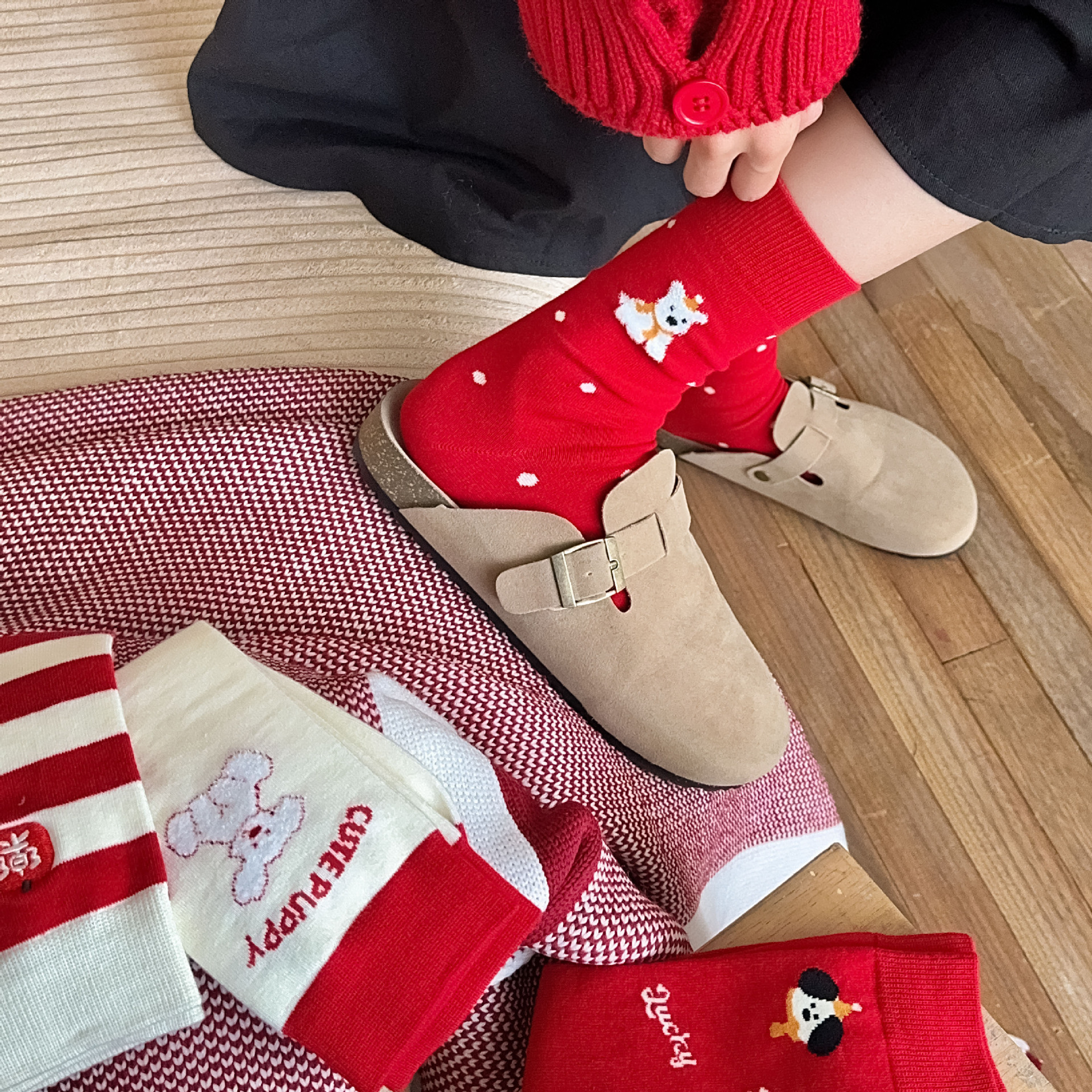 Peaceful Joy Red Big Socks Boneless Animal Year Couple Quilted Dog New Year Socks Mid-Calf Socks
