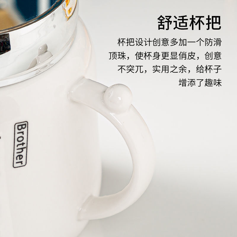 陶磁器の水の家族のかわいい漫画の家庭用の家庭は陶磁器のコップの日常用のデパートの鏡の蓋を区別します。|undefined