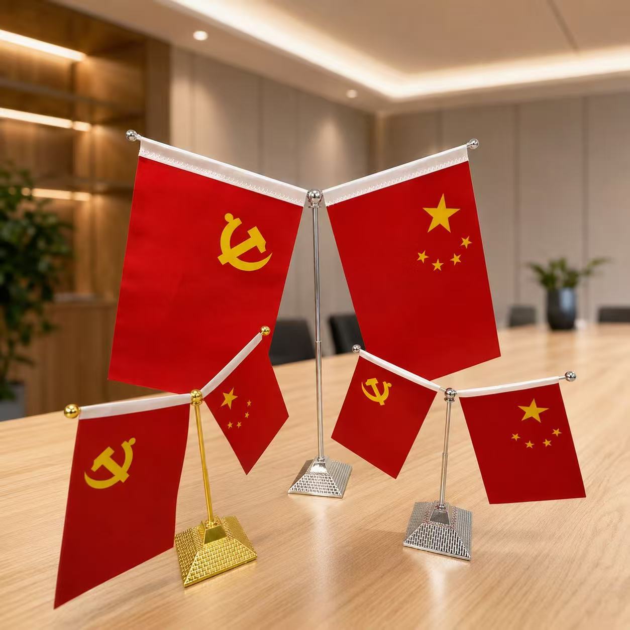 Desktop red flag ornament, pyramid-shaped small red flag ornament, office ornament, boss desk ornament, high-end red flag