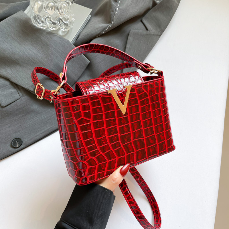 Crocodile Pattern Shoulder Bag For Women Large Trendy Handbag_voghion.com