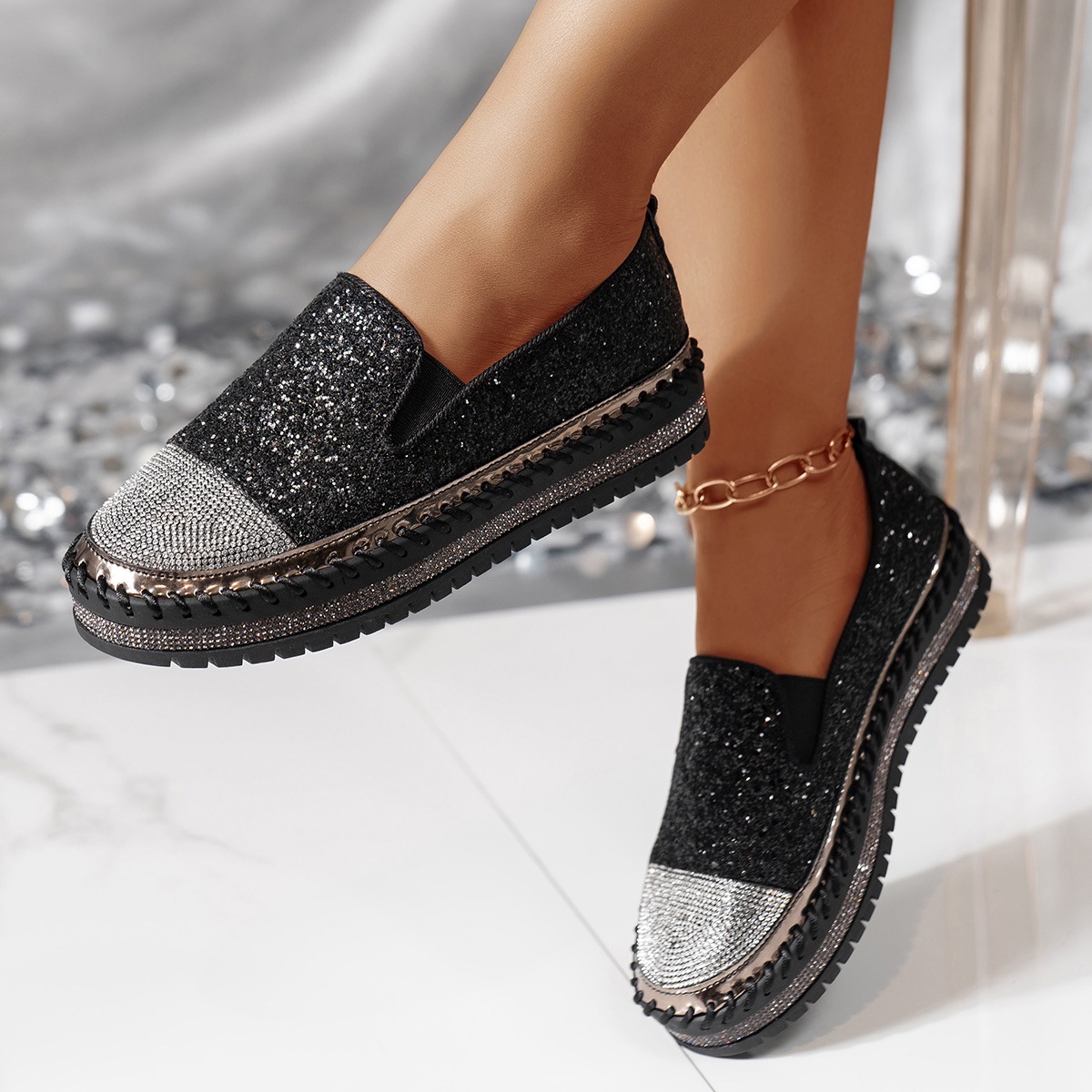 Spring New Korean Style Round Toe Shallow Mouth Flats Flats Rhinestone Casual Shoes Sequined Thick Sole Loafers for Women