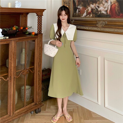 French-style long dress with Hong Kong-style retro chic, women's summer green short-sleeved high-waisted long dress