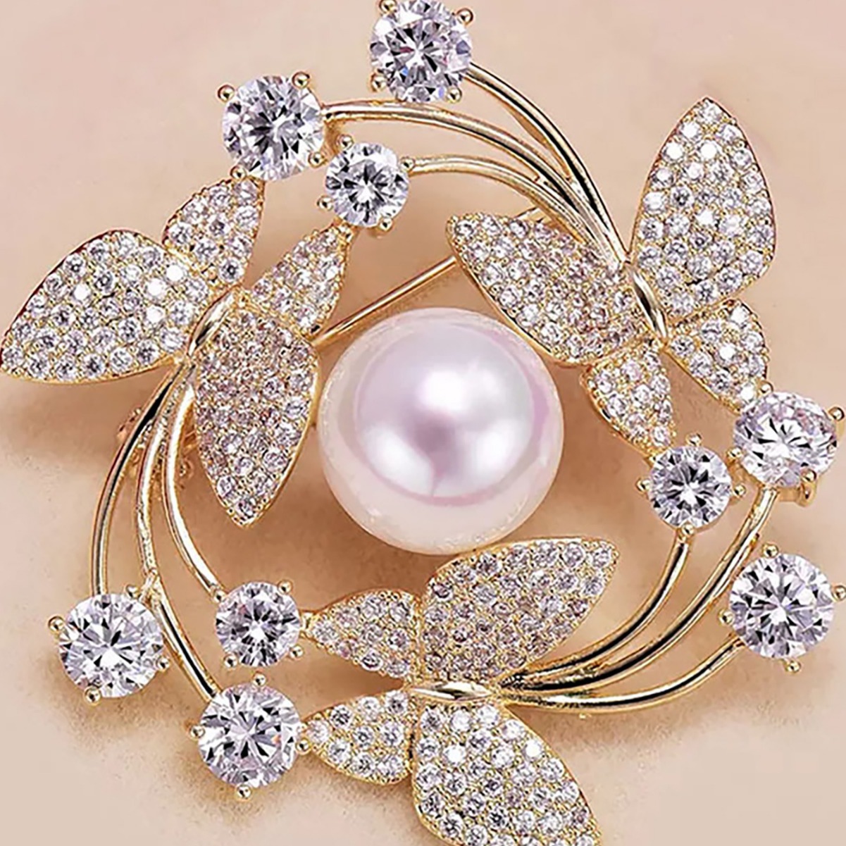 Perla mariposa voladora Garland broche nicho de gama alta todo fósforo Perla ramillete temperamento mujeres pin traje Accesorios image 3