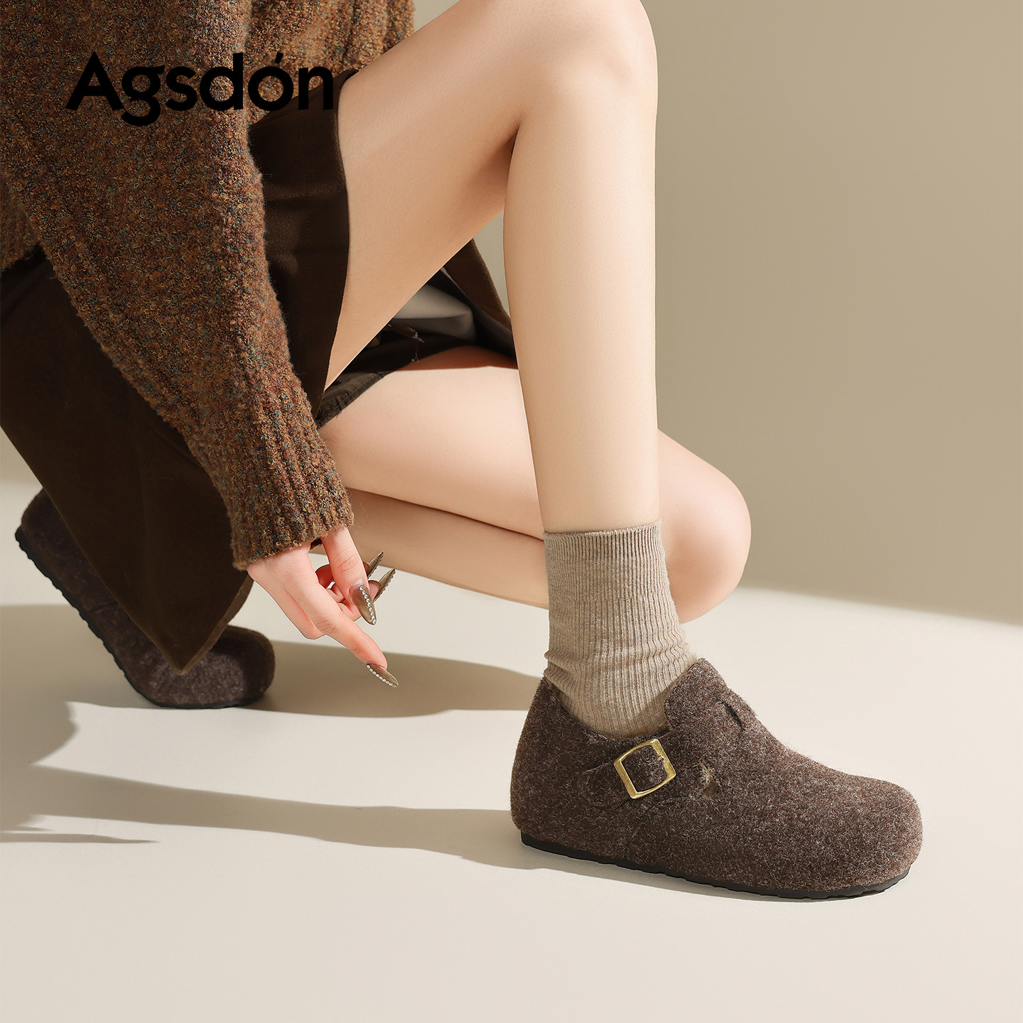 2025 nuevo invierno con suela gruesa y botas de nieve de algodón de lana para mujeres.