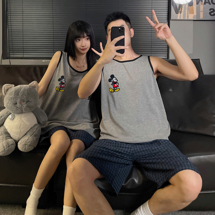 Crayon Shin-chan pijamas de pareja mujeres verano algodón chaleco pantalones cortos estudiantes de dibujos animados lindo traje de servicio a domicilio para hombres