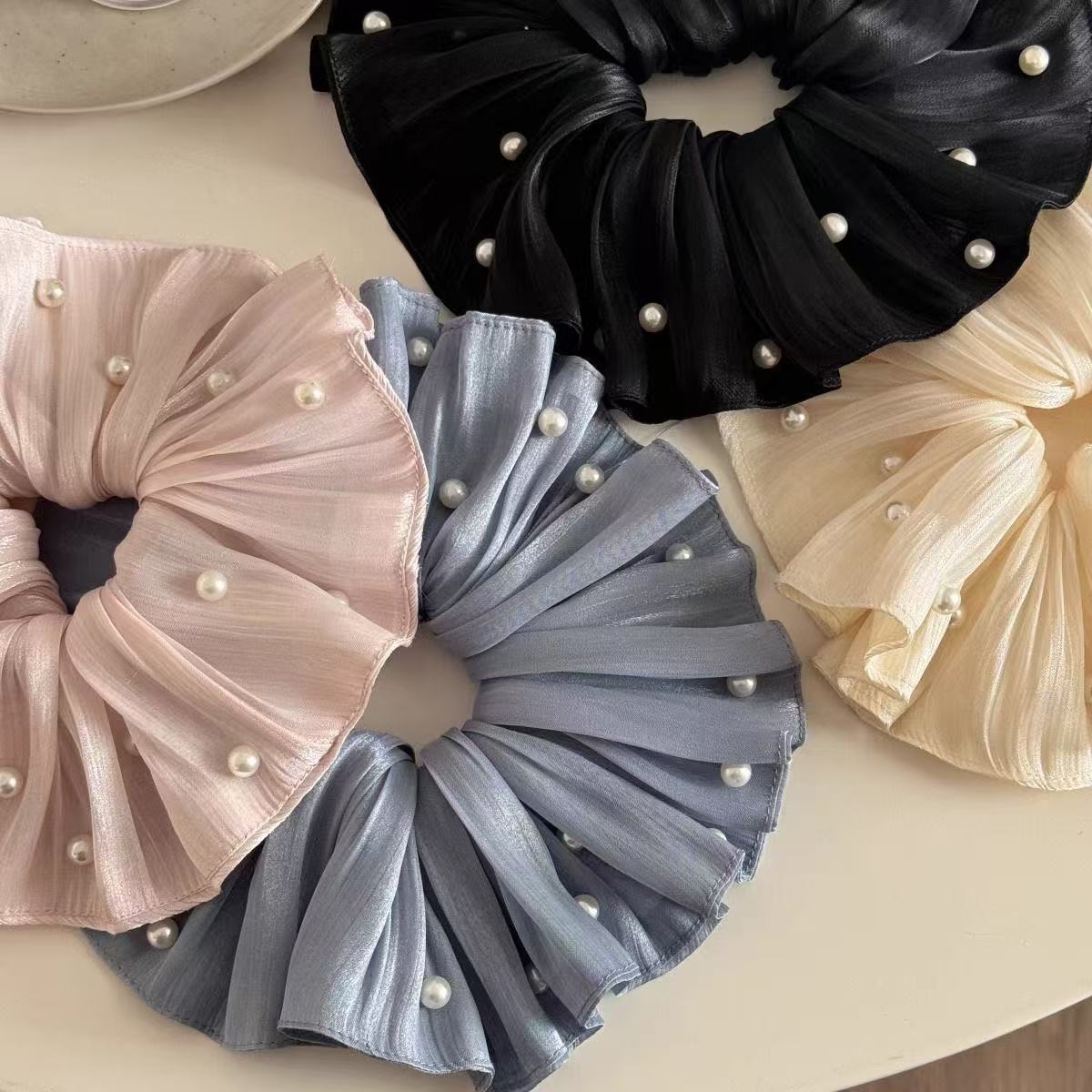 Elegant Scrunchie With Pearls And Shimmering Mesh Hair Accessory_voghion.com