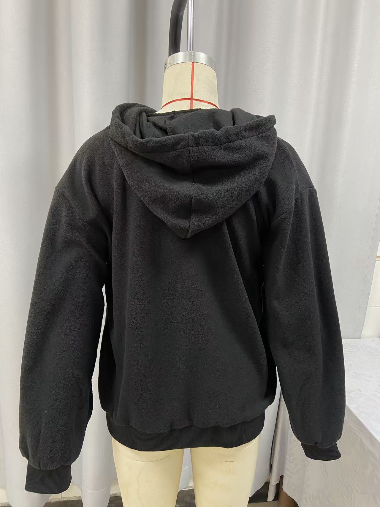 BK8837# Amazon Avrupa Amerika Sonbahar Kış Sınır Ötesi Düz Renk Kapşonlu Peluş Evcil Hayvan Cepli Geniş Kesim Sweatshirt Kadın
