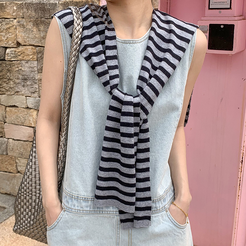 Rayas negras y grises