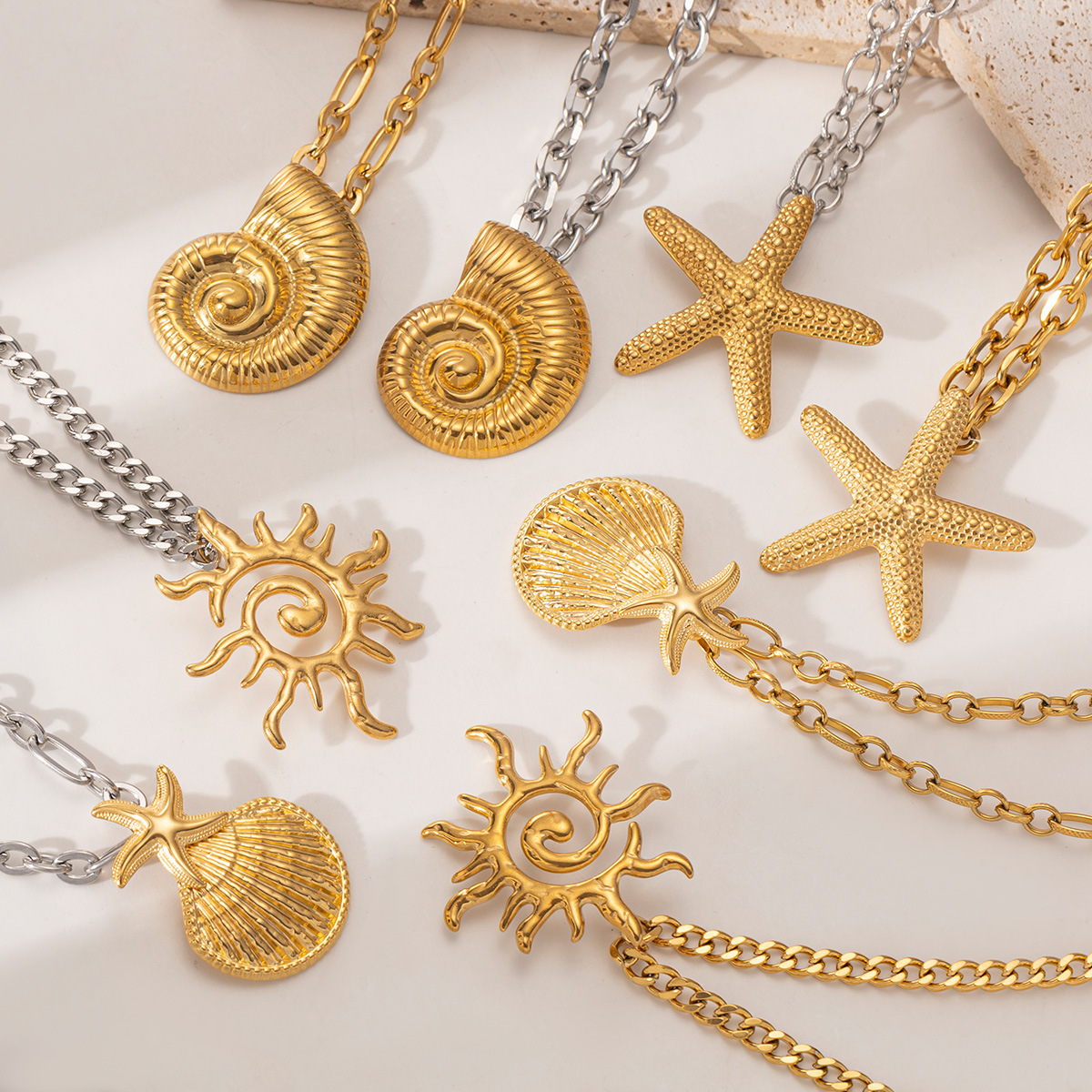 Tena collar de acero inoxidable europeo y americano, cadena femenina que no se desvanece, cadena cubana, concha, estrella de mar, collar de sol, tendencia salvaje