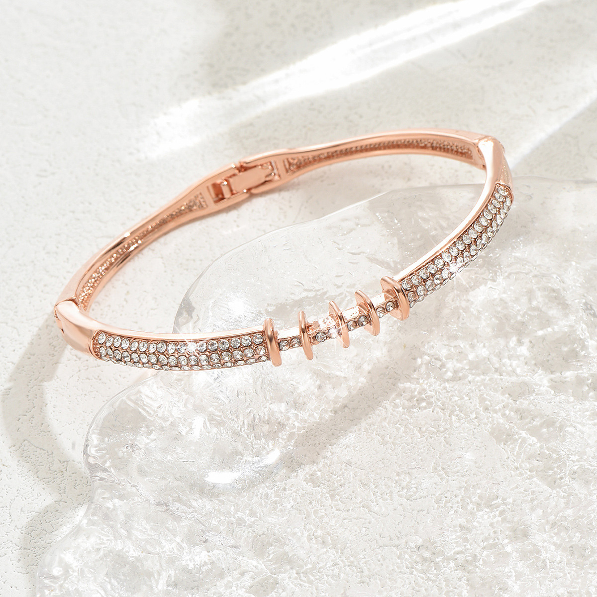 Nuevos pulseras ultrarrayentes transfronterizas de lujo ligero nicho de alto nivel se sienten en línea popularidad explosiva de moda de calidad famosa pulseras de estilo image 9