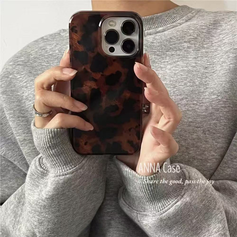 3c Autumn And Winter Retro Black Brown Tortoiseshell Tin Foil Pattern Compatible With 16 Pro Max 15 Phone Case_voghion.com