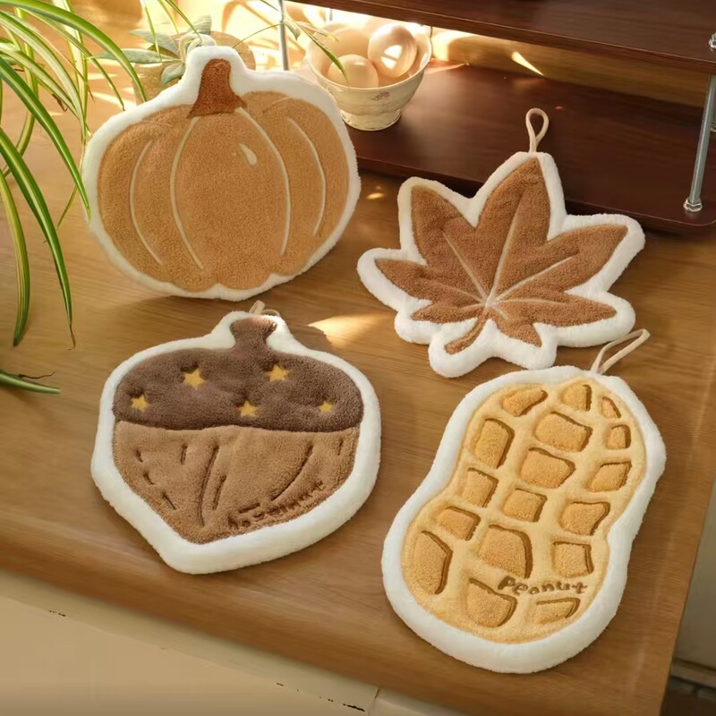 Pumpkin hazelnut peanut hand towel, kitchen coral fleece towel, non-shedding, thickened, high aesthetic value, absorbent hand cloth Pumpkin hazelnut peanut hand towel, kitchen coral fleece towel, non-shedding, thickened, high aesthetic value, absorbent hand cloth