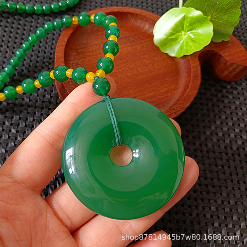 Chalcedony 비드 체인 (직경 약 50mm) 이있는 고급 녹색 chalcedony 평화 버클