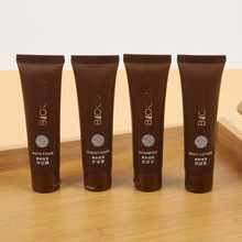 �e�^�Ƶ����޿ͷ���һ����Сƿܛ���bϴ�lˮϴ�^����ԡ¶���l���b