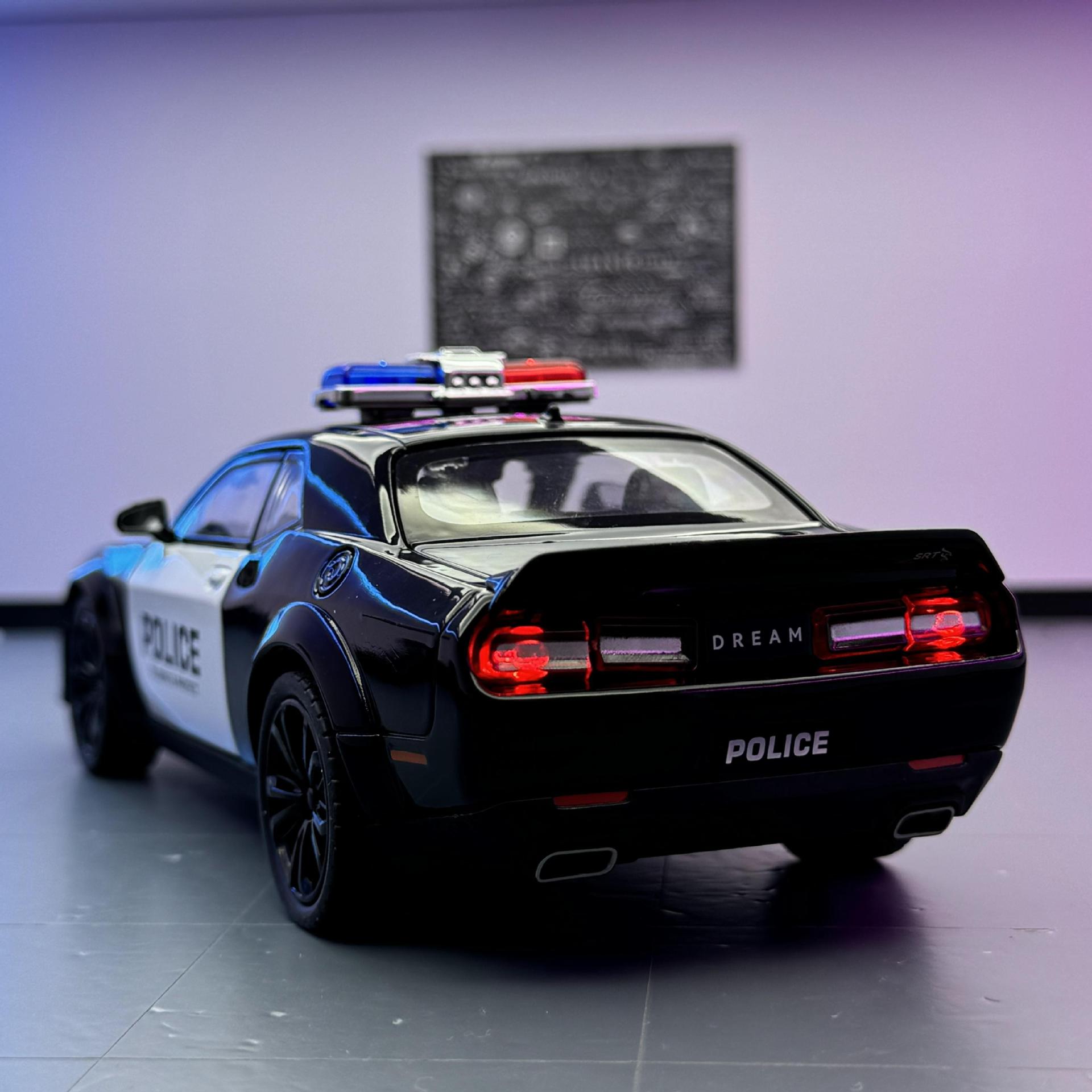 Modelo de coche de aleación Jiaye 1:22 Hellcat coche de policía retorno luz y sonido coche de juguete para niños modelo de sonido al por mayor