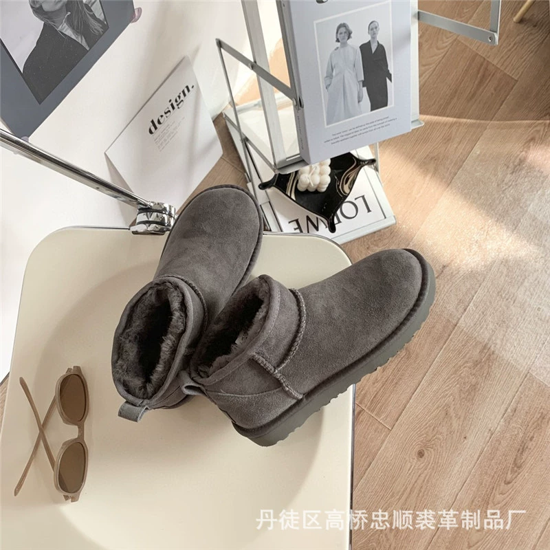 Оптовая Продажа с фабрики 2023 Зимние горячие продажи маленькие 54 мини-короткие сапоги на меху овчины зимние сапоги Мужская и Женская хлопчатобумажная обувь