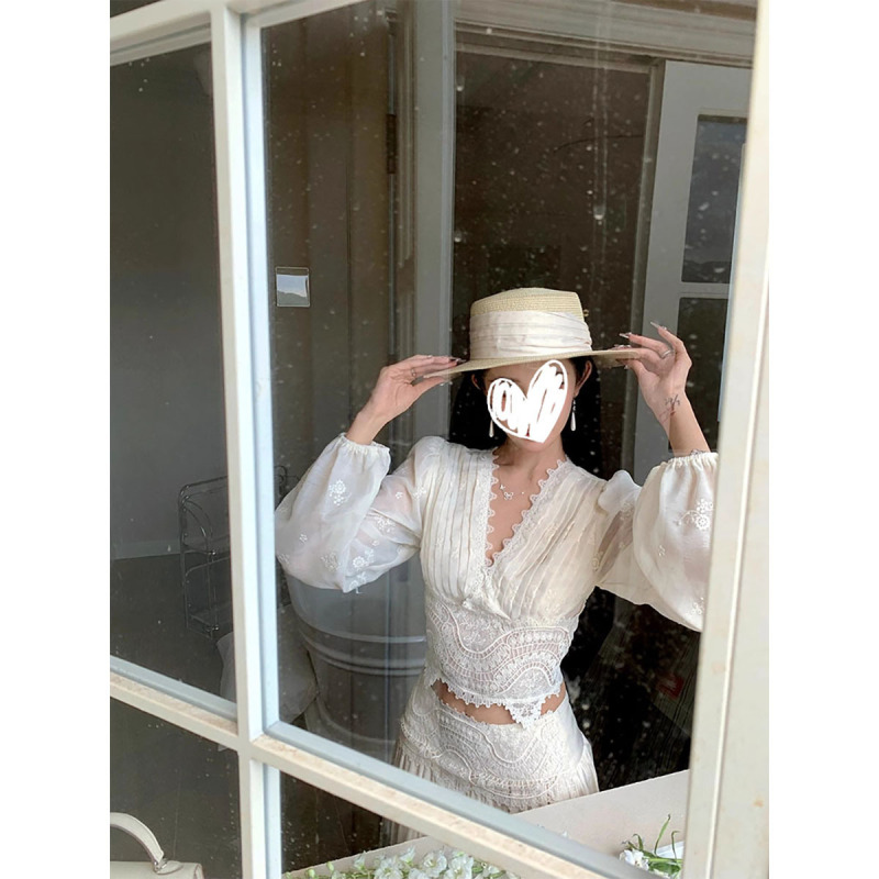 法式气质感白色蕾丝拼接V领长袖镂空衬衫女新款高腰半身长裙套装|undefined