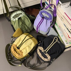 户外女士单肩小包斜挎包百搭多功能手机包骑行旅行包便携抽绳小包