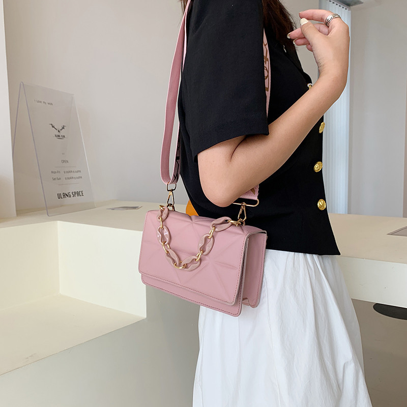 Women's Small Pu Leather Solid Color Fashion Chain Square Flip Cover Square Bag display picture 1