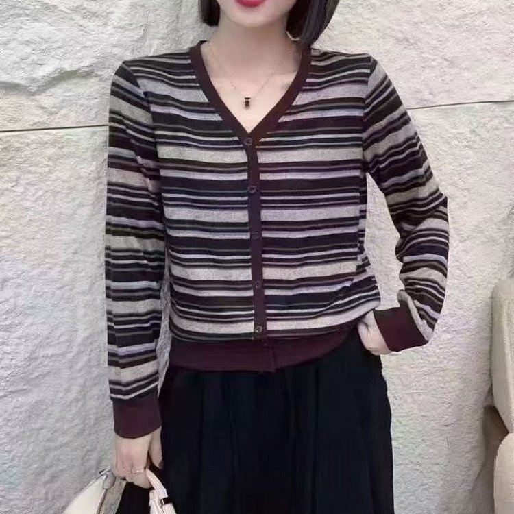 一件代发直播爆款V领条纹打底衫长袖T恤女2025春秋季新款减龄上衣|undefined