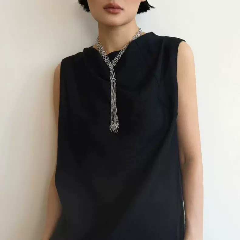 蕾丝月帘项链女2025新长款颈链轻奢小众设计高级感独特毛衣链配饰