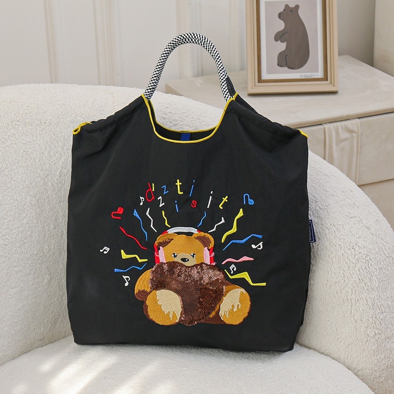メーカー直販 ナイロン製クロスボディバッグ 大手ブランド同型 刺繍入りナイロン製クロスボディバッグ キャンバスバッグ ハンドバッグ ショルダーバッグ|undefined
