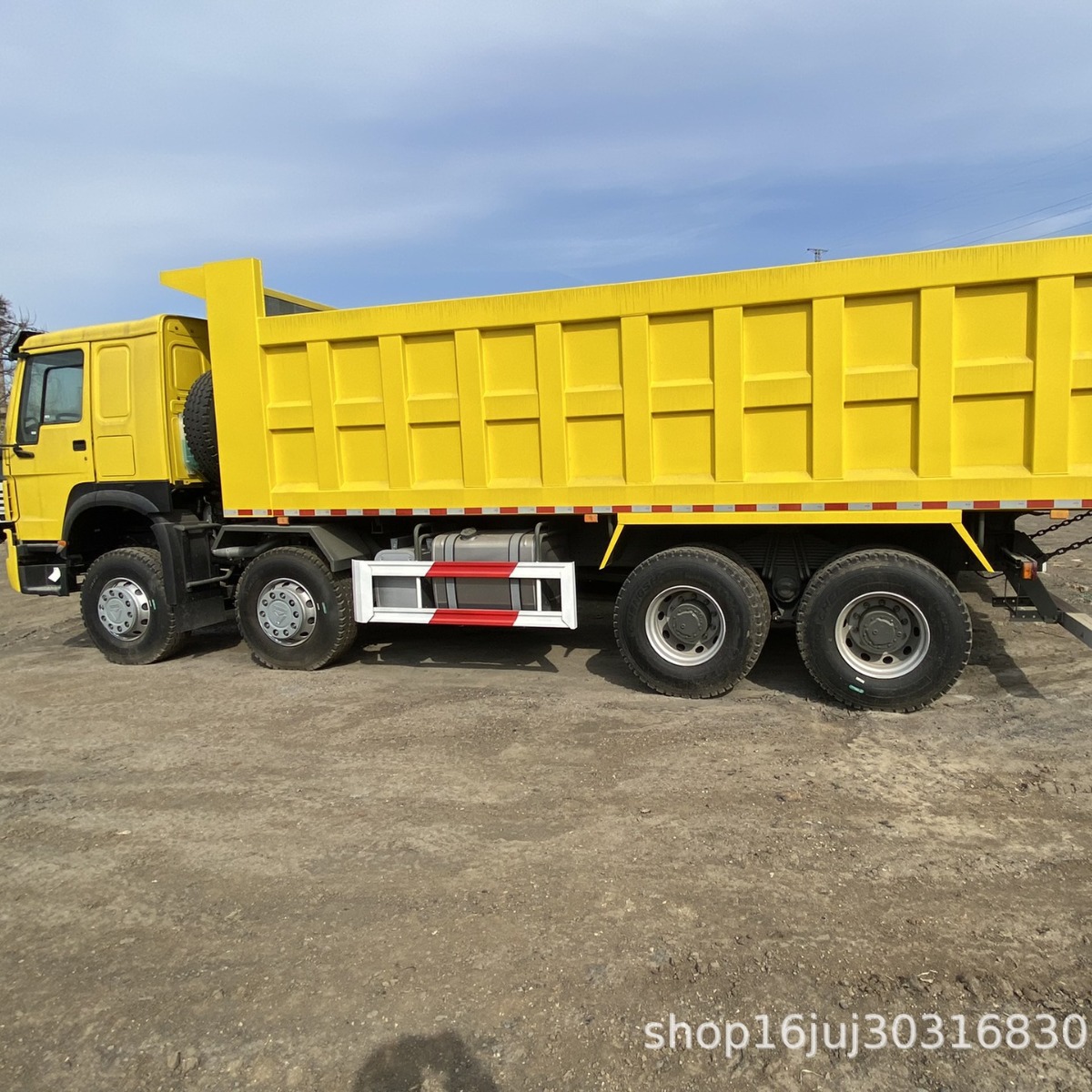 重汽集团出口自卸车8x4马达加斯加18953179839