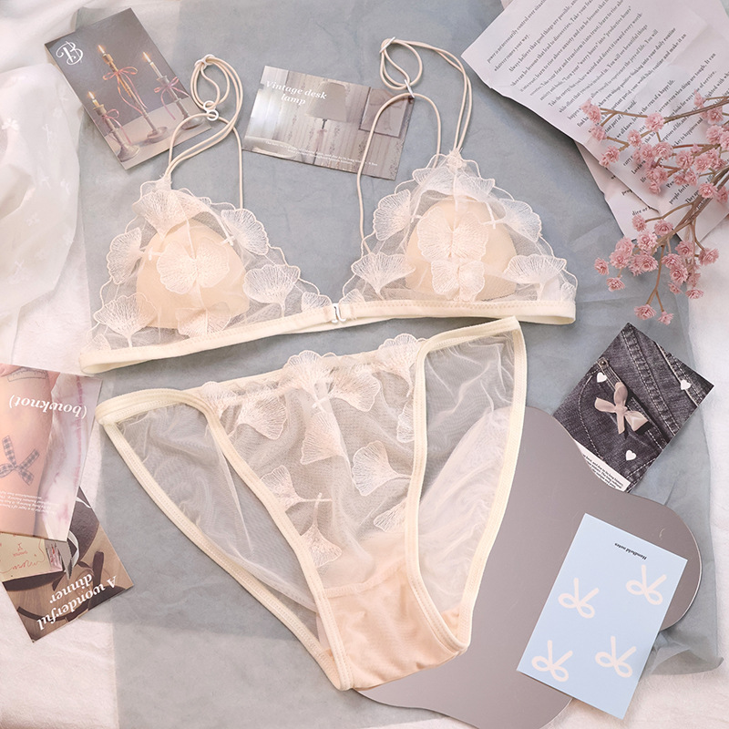 Exquisite Ginkgo Leaf Embroider, Beautiful Back, Sexy Straps, No Rims, Triangular Cup, Cotton Padded Small Breast Intimates Set Exquisite Ginkgo Leaf Embroider, Beautiful Back, Sexy Straps, No Rims, Triangular Cup, Cotton Padded Small Breast Intimates Set