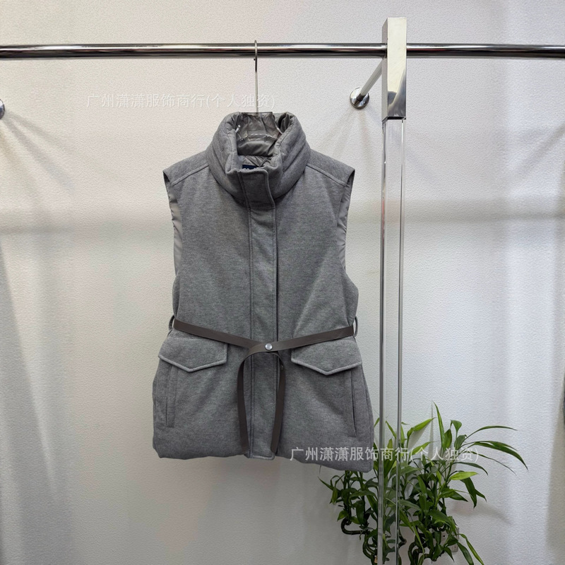 26 Autumn/Winter New Women's down Vest with Stand Collar, Thickened High-Quality Wool Slim Fit Sleeveless Vest Jacket Trend 26 Autumn/Winter New Women's down Vest with Stand Collar, Thickened High-Quality Wool Slim Fit Sleeveless Vest Jacket Trend