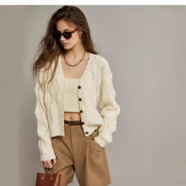 24新款女针织衫毛衣法式宽松V领毛衣珠片金丝气质短款上衣镂空