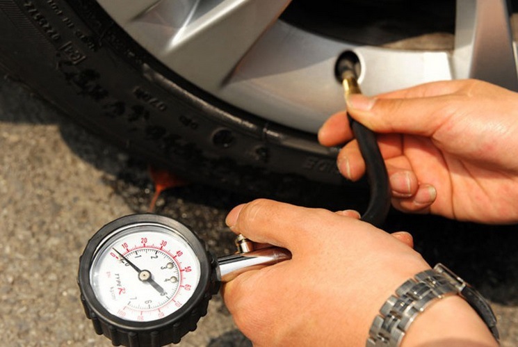Hose high-precision car tire pressure gauge car tire pressure gauge car tire pressure gauge car tire pressure monitoring can be deflated