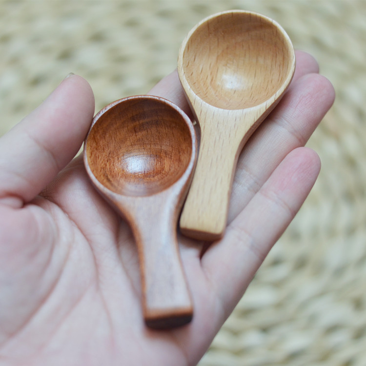 Lançamento de novo produto: Mini medidor de leite em pó, temperos e grãos de café em madeira de faia com cabo semicircular simples._voghion.com