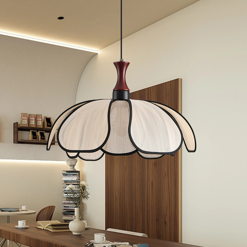 Nuevo estilo chino silencioso Zen sala de té lámparas de restaurante personalidad creativa estilo francés medieval crema de viento trenzado lámpara de pétalos