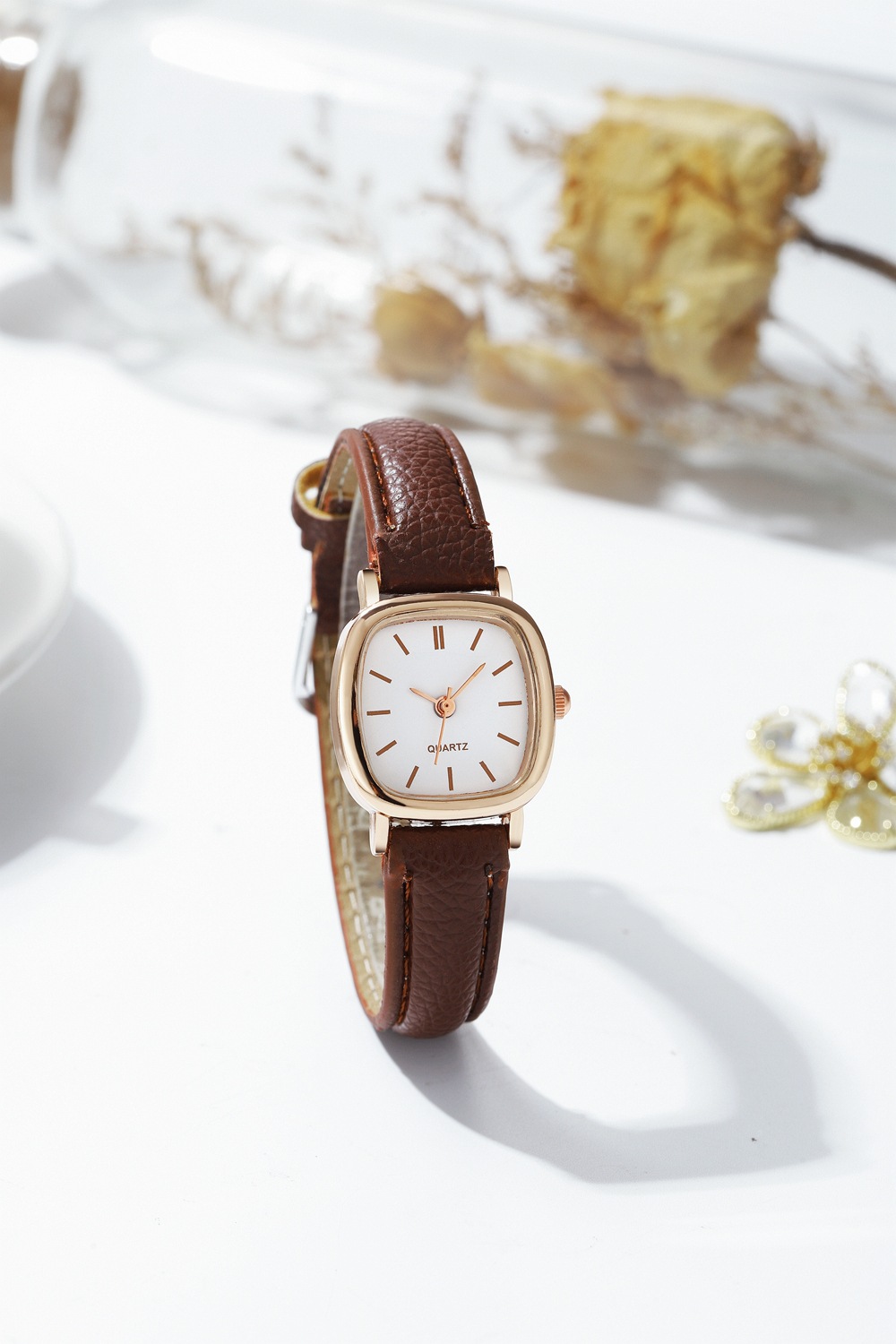 Versiune coreeană a ceasului cuarț parfumat în stil Sen, cu cadran mic, ceas personalizat pentru studenți și volum de funcționare pentru femei._voghion.com