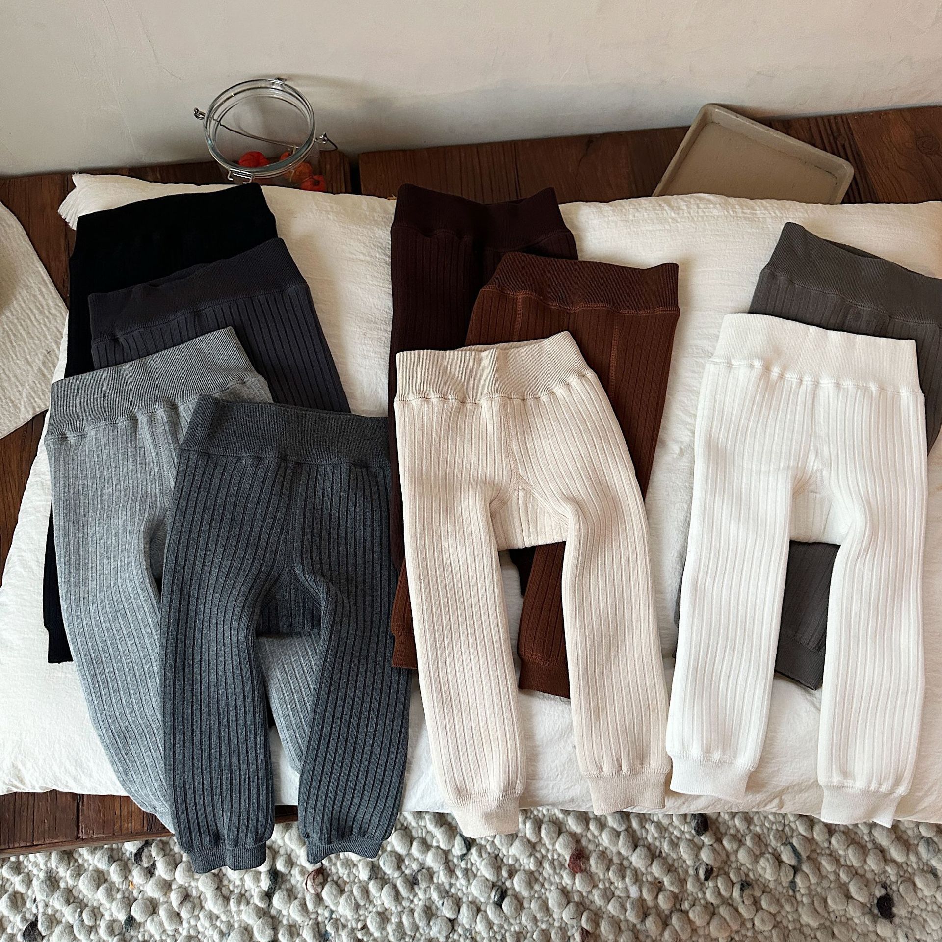 Leggings de bebé de caña de pera nuevo estilo exterior más terciopelo grueso otoño e invierno leggings de bebé calcetines pantalones calientes para niños ropa de invierno