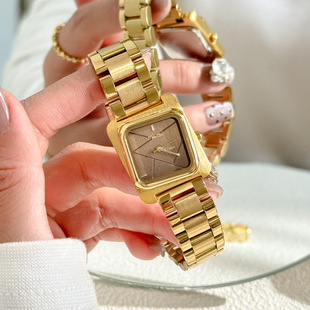�S�ҹ���scottie9732���ν�ɫ䓎��ֱ�r��Ƥ��Ů���羳���QԊ��